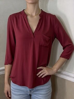 🩷 5 for $20! Lush V-Neck 3/4 Sleeve Blouse in Wine Red
